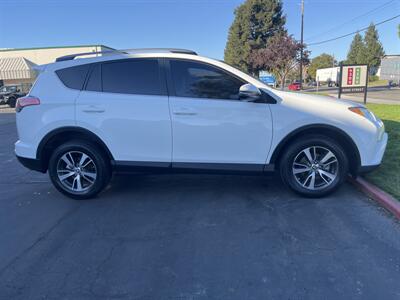 2017 Toyota RAV4 XLE   - Photo 14 - Sacramento, CA 95826