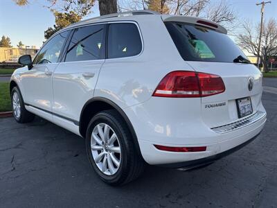 2011 Volkswagen Touareg VR6 Sport   - Photo 9 - Sacramento, CA 95826