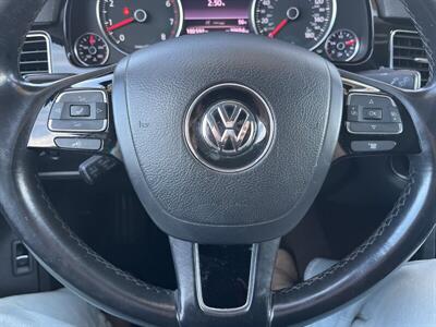 2011 Volkswagen Touareg VR6 Sport   - Photo 39 - Sacramento, CA 95826