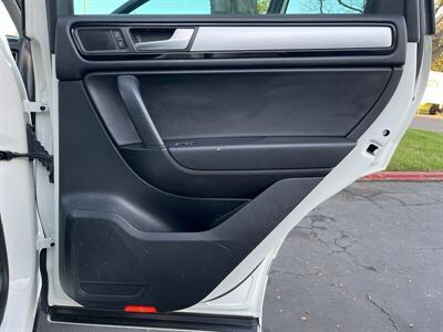 2011 Volkswagen Touareg VR6 Sport   - Photo 33 - Sacramento, CA 95826
