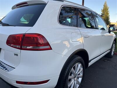 2011 Volkswagen Touareg VR6 Sport   - Photo 12 - Sacramento, CA 95826