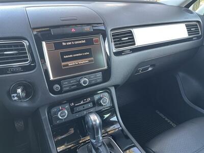 2011 Volkswagen Touareg VR6 Sport   - Photo 41 - Sacramento, CA 95826