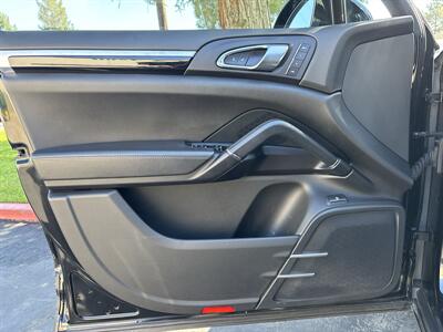 2017 Porsche Cayenne S E-Hybrid   - Photo 27 - Sacramento, CA 95826