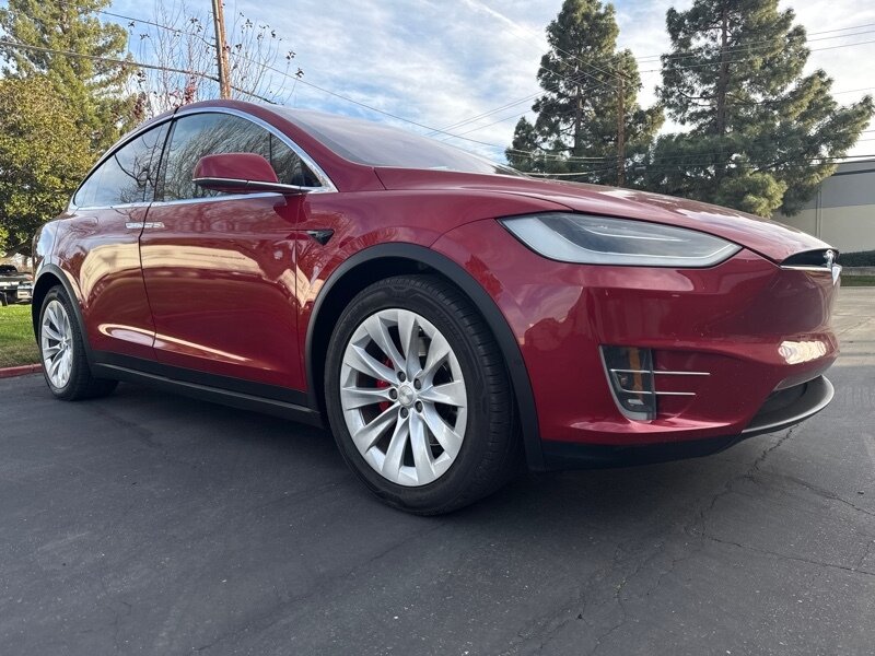 2017-Tesla-Model X-5YJXCDE44HF052771