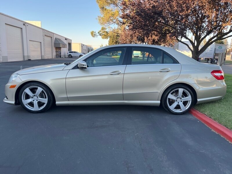 2010 Mercedes-Benz E-Class E350 Luxury photo 9