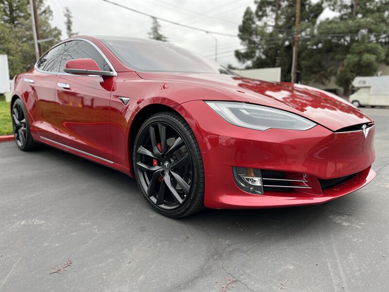 2018-Tesla-Model S-5YJSA1E42JF242895