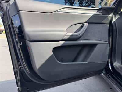 2021 Tesla Model X Long Range   - Photo 26 - Sacramento, CA 95826
