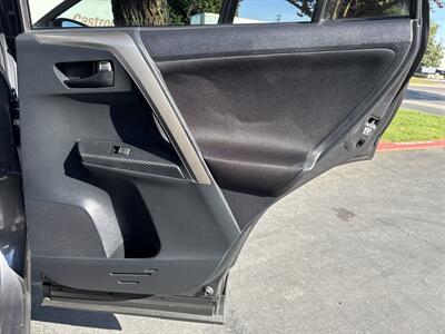 2013 Toyota RAV4 XLE   - Photo 34 - Sacramento, CA 95826