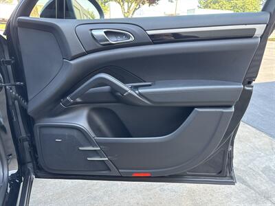 2014 Porsche Cayenne   - Photo 39 - Sacramento, CA 95826