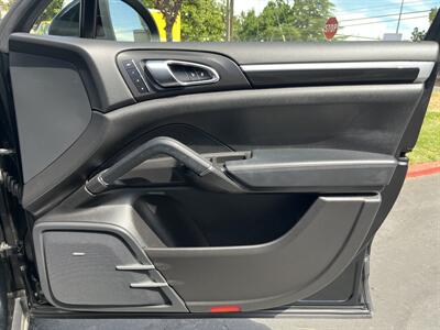 2013 Porsche Cayenne   - Photo 35 - Sacramento, CA 95826