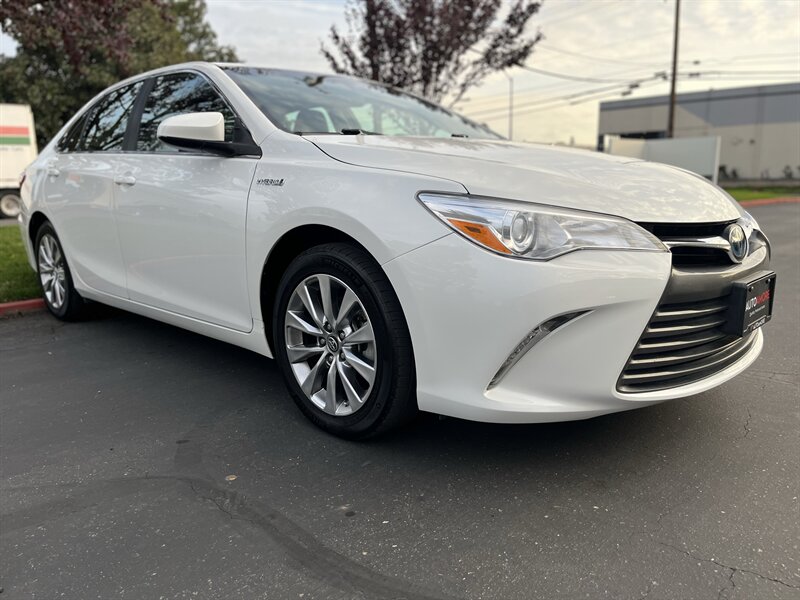 2017 Toyota Camry XLE Hybrid