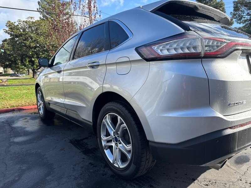 2016 Ford Edge Titanium photo 11