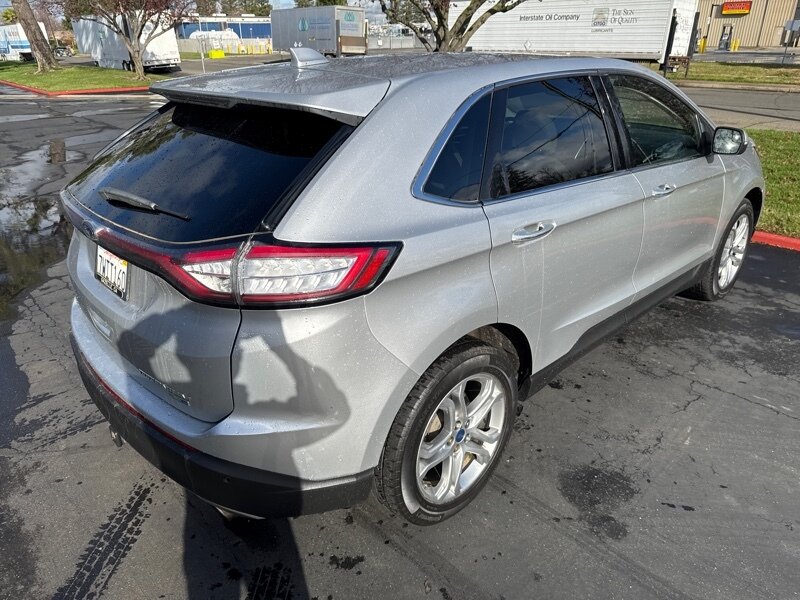 2016 Ford Edge Titanium photo 17