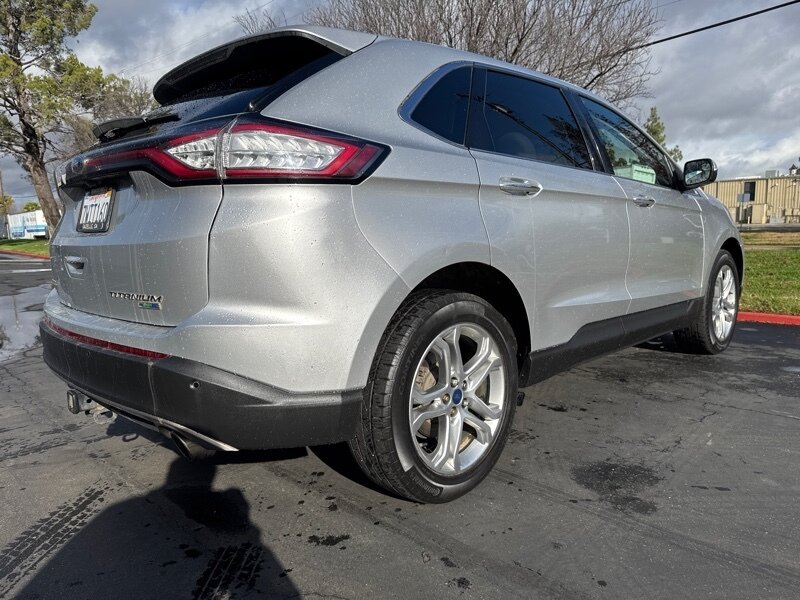 2016 Ford Edge Titanium photo 16