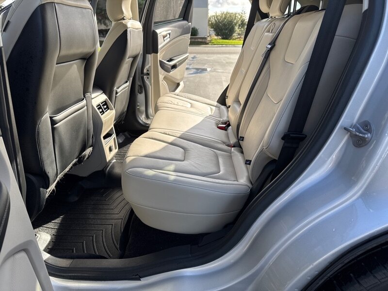 2016 Ford Edge Titanium photo 31