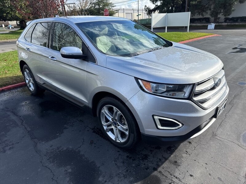 2016 Ford Edge Titanium photo 3