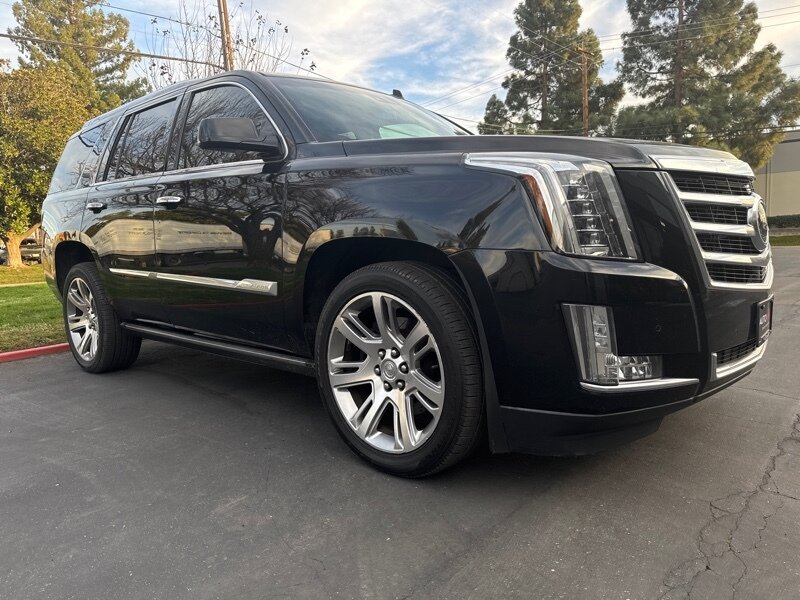 2015-Cadillac-Escalade-1GYS4CKJ8FR212079