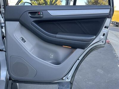 2006 Toyota 4Runner SR5 - Photo 34 - Sacramento, CA 95826