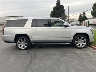 2020 Cadillac Escalade ESV Luxury   - Photo 13 - Sacramento, CA 95826