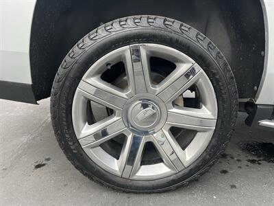2020 Cadillac Escalade ESV Luxury   - Photo 16 - Sacramento, CA 95826