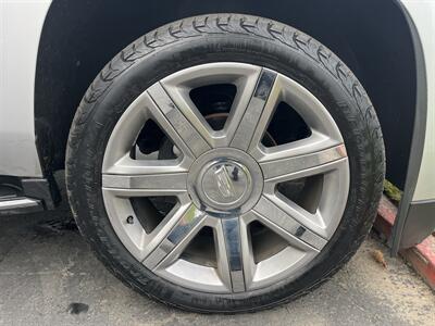 2020 Cadillac Escalade ESV Luxury   - Photo 14 - Sacramento, CA 95826