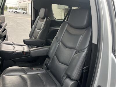 2020 Cadillac Escalade ESV Luxury   - Photo 32 - Sacramento, CA 95826