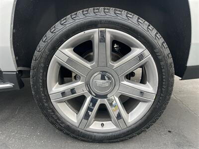 2020 Cadillac Escalade ESV Luxury   - Photo 19 - Sacramento, CA 95826