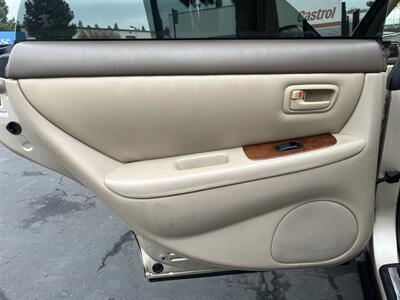 2000 Lexus ES - Photo 30 - Sacramento, CA 95826