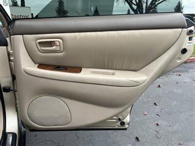 2000 Lexus ES - Photo 33 - Sacramento, CA 95826