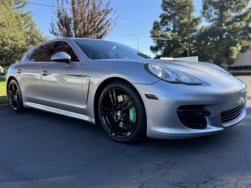 2011-Porsche-Panamera-WP0AC2A70BL090545