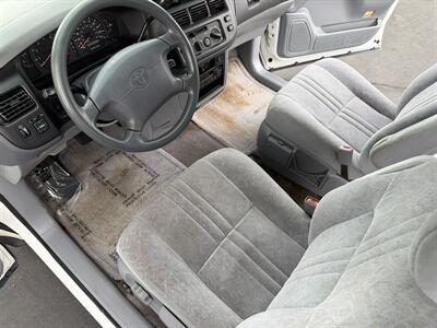 1998 Toyota Sienna LE   - Photo 28 - Sacramento, CA 95826