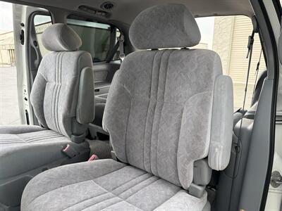 1998 Toyota Sienna LE   - Photo 39 - Sacramento, CA 95826
