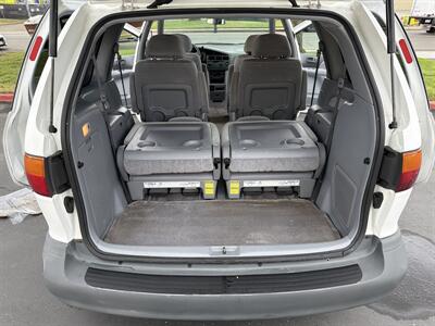 1998 Toyota Sienna LE   - Photo 40 - Sacramento, CA 95826