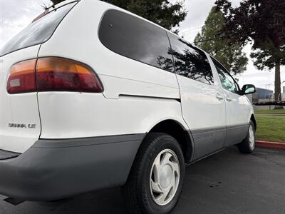 1998 Toyota Sienna LE   - Photo 17 - Sacramento, CA 95826