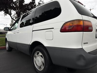 1998 Toyota Sienna LE   - Photo 15 - Sacramento, CA 95826