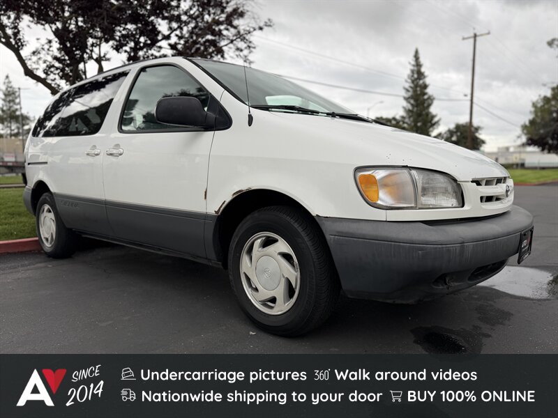 1998 Toyota Sienna LE   - Photo 1 - Sacramento, CA 95826
