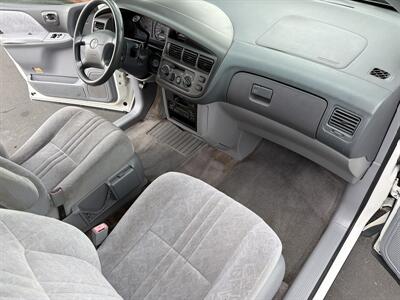 1998 Toyota Sienna LE   - Photo 44 - Sacramento, CA 95826