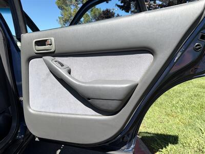 1996 Toyota Camry LE   - Photo 34 - Sacramento, CA 95826