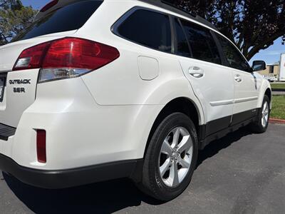 2014 Subaru Outback 3.6R Limited   - Photo 10 - Sacramento, CA 95826