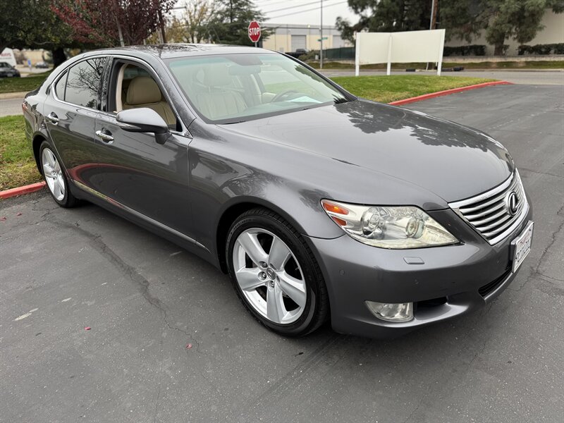 2012 Lexus LS Base photo 3