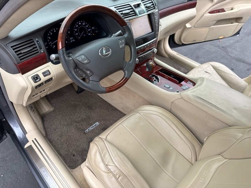 2012 Lexus LS Base photo 26