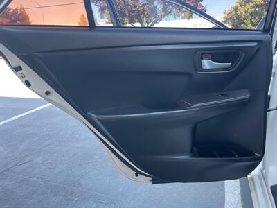 2016 Toyota Camry SE   - Photo 32 - Sacramento, CA 95826