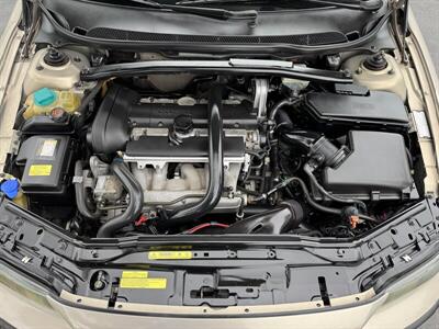2004 Volvo V70 2.5T   - Photo 9 - Sacramento, CA 95826