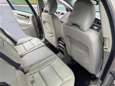2004 Volvo V70 2.5T   - Photo 15 - Sacramento, CA 95826