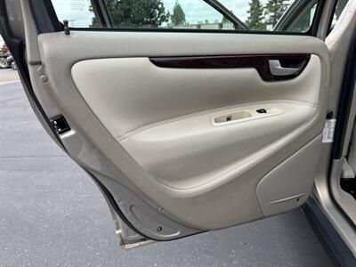 2004 Volvo V70 2.5T   - Photo 17 - Sacramento, CA 95826
