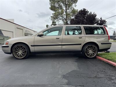 2004 Volvo V70 2.5T   - Photo 7 - Sacramento, CA 95826