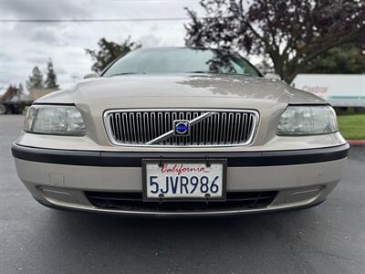 2004 Volvo V70 2.5T   - Photo 5 - Sacramento, CA 95826