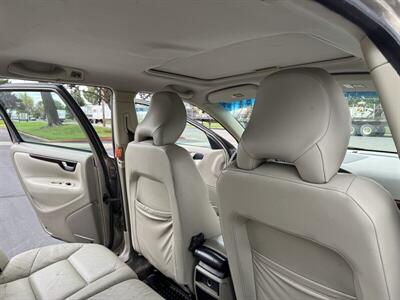 2004 Volvo V70 2.5T   - Photo 13 - Sacramento, CA 95826