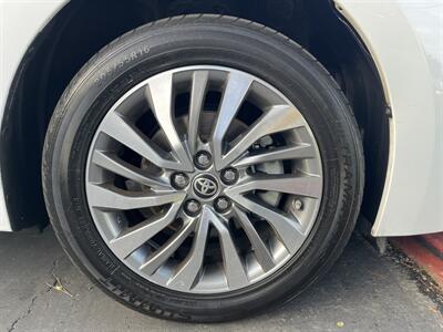 2018 Toyota Corolla XLE   - Photo 15 - Sacramento, CA 95826