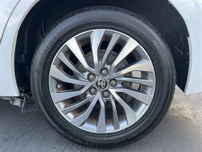 2018 Toyota Corolla XLE   - Photo 19 - Sacramento, CA 95826